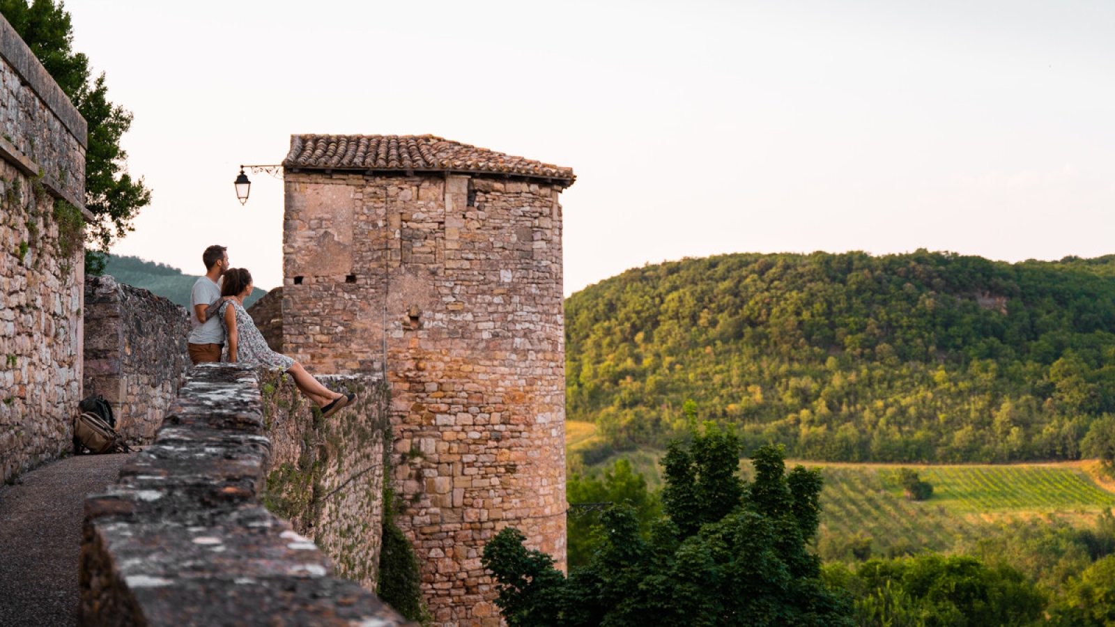 Remparts du village médiéval de Puycelsi