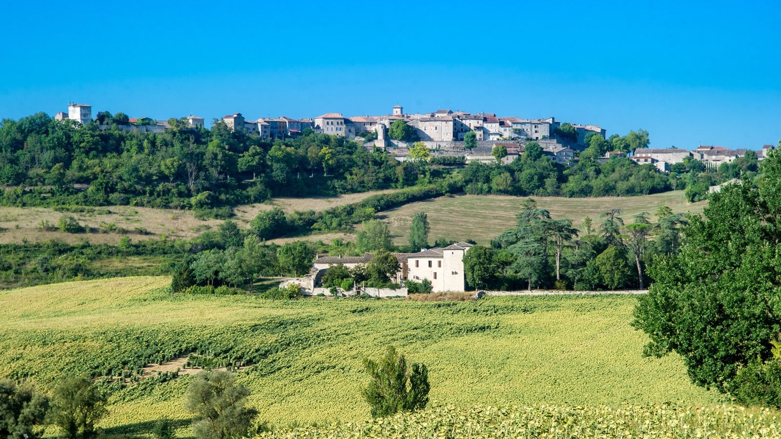 Village de Castelnau de Montmiral